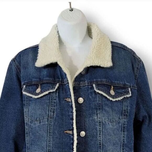 Time & Tru Sherpa Lined Trucker Denim in Medium Dark Wash Jacket Size Med 8/10 - Picture 4 of 12